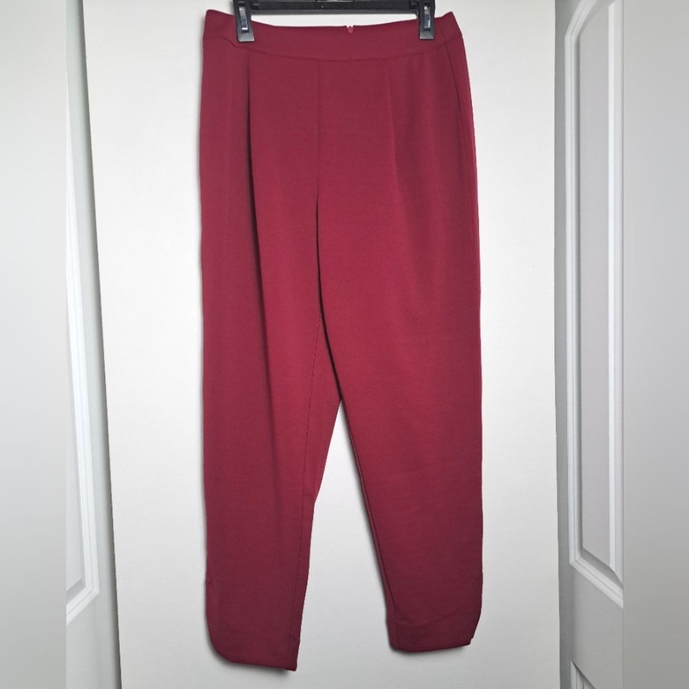 Finders keepers tapered high rise awake cherry dress pants sz M Nwt